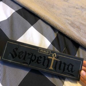 Serpentina Kat von d palette